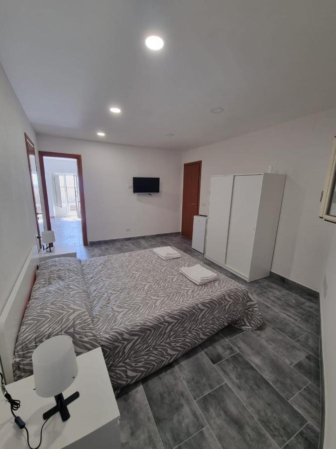 B&B Lapigna กัลตาจีโรเน ภายนอก รูปภาพ